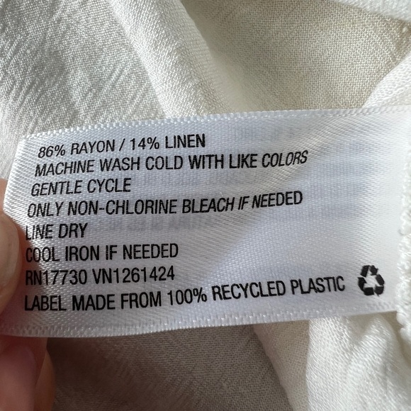 Universal Thread Womens White Flutter Sleeve Minimalist Boho Peasant Top Large - Picture 7 of 7